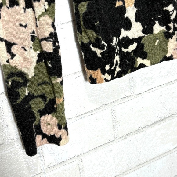 Lord & Tayor Merino Wool Cardigan Size Small Abstract Old Money Holiday Office - Picture 4 of 10